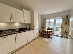 Photo 16- click for photo gallery